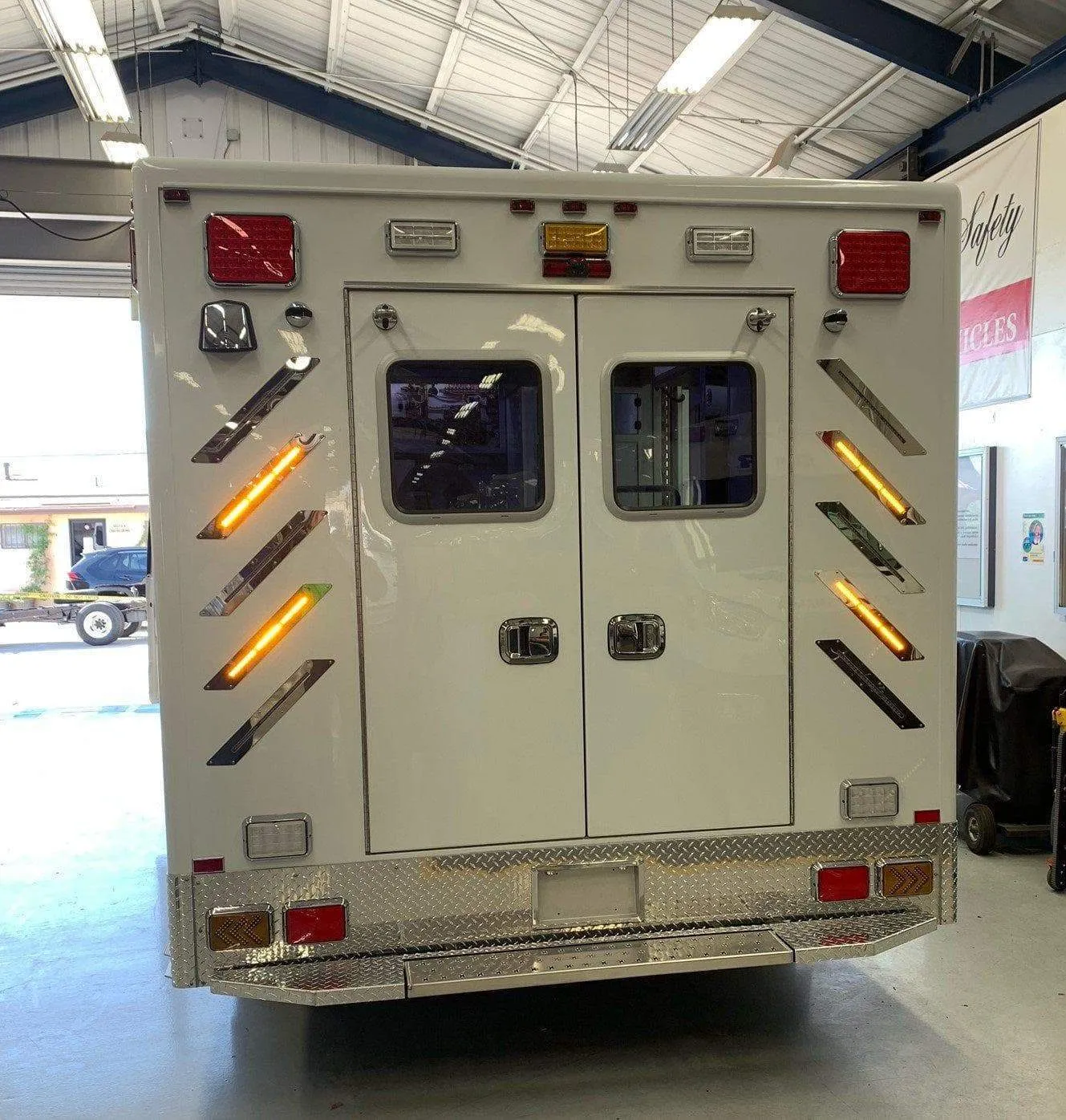 New Leader F550 4x4 Ambulance