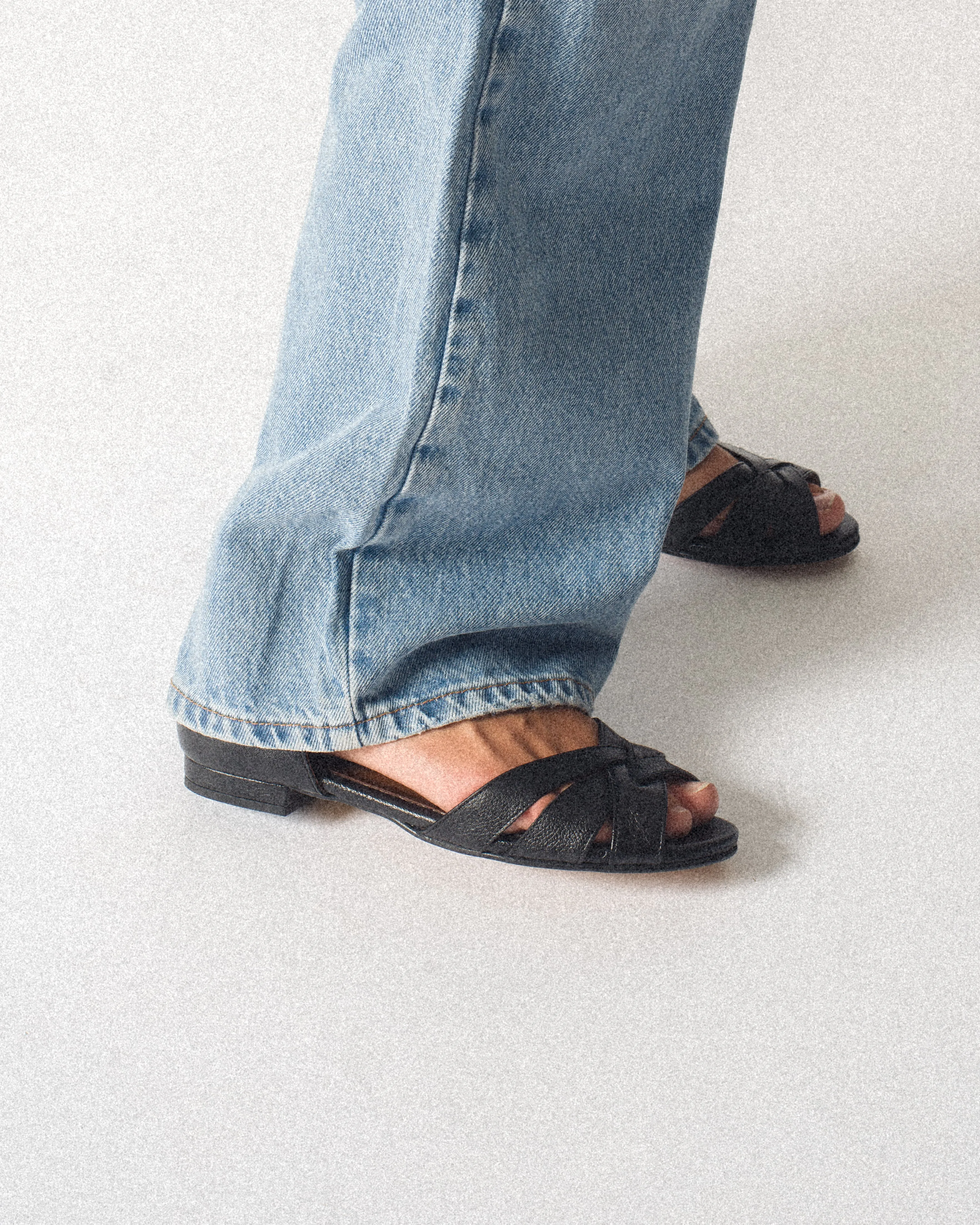Sanni 20 Grained soft calf Black